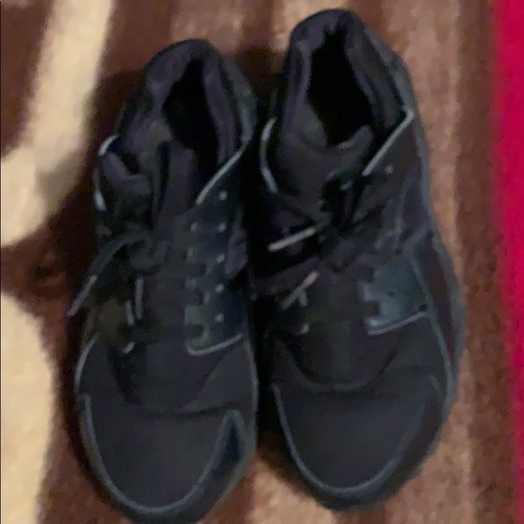 Nike Shoes Huaraches. - Picture 3 of 3